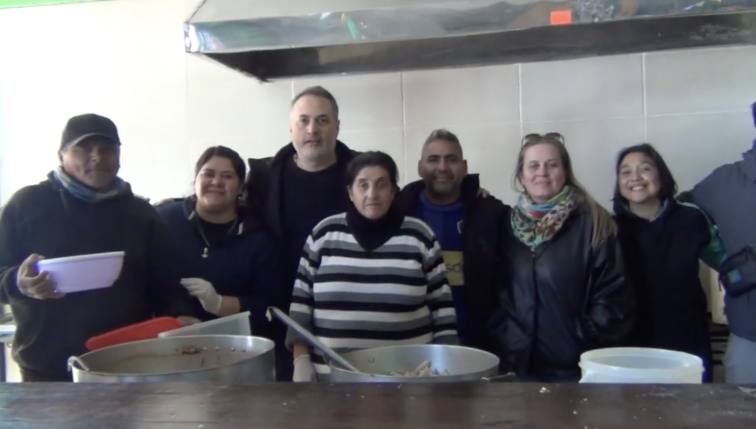 LA AGRUPACIÓN EL FARO ENTREGA VIANDAS SOLIDARIAS LOS MARTES Y JUEVES A PARTIR DE LAS 9 HS.